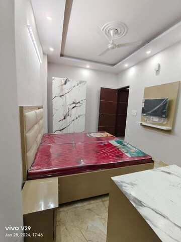 Room in 1 RK Builder Floor at Sushant Vyapaar Kendra, Sector 43 – for Rent