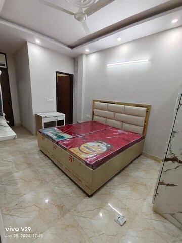 1 RK Builder Floor For Rent in Sushant Vyapaar Kendra, Sector 43