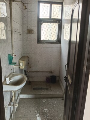 Attached Bathroom in 3 BHK Builder Floor at Prayag Homes, Rajendra Nagar Sector 2 – for Sale
