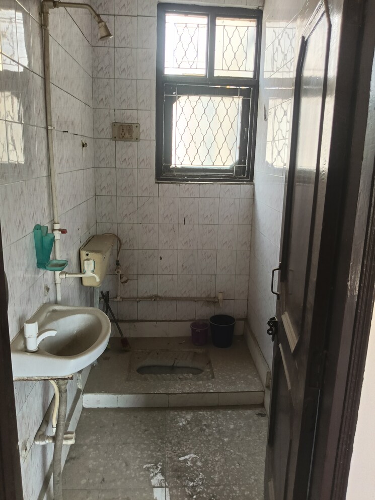 Attached Bathroom, prayag-homes 3 Bedroom 1250 Sq.Ft. Builder Floor In Rajendra Nagar Sector 2 Ghaziabad 8509602