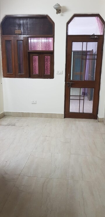 Room in 2.5 BHK Builder Floor at Ashok Nagar – for Rent