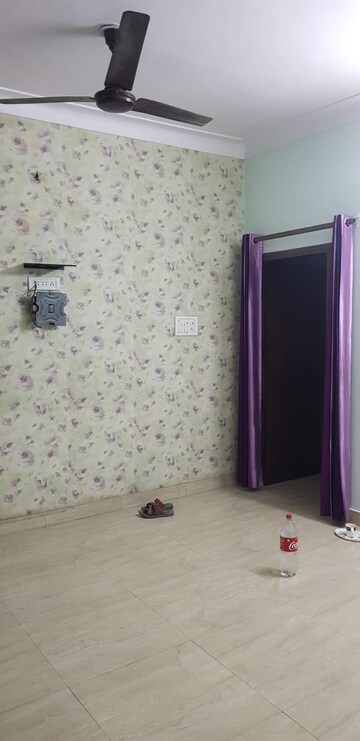 Room in 2.5 BHK Builder Floor at Ashok Nagar – for Rent