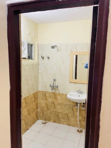 Attached Bathroom in 3.5 BHK Apartment at Omaxe Waterscapes, Gomti Nagar – for Rent