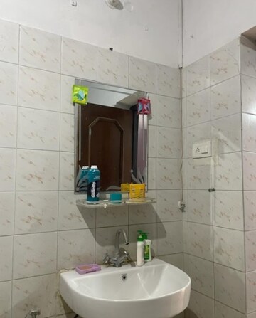 Attached Bathroom in 1 BHK Villa at Aliganj – for Rent
