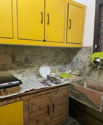 1 BHK Villa For Rent in Aliganj