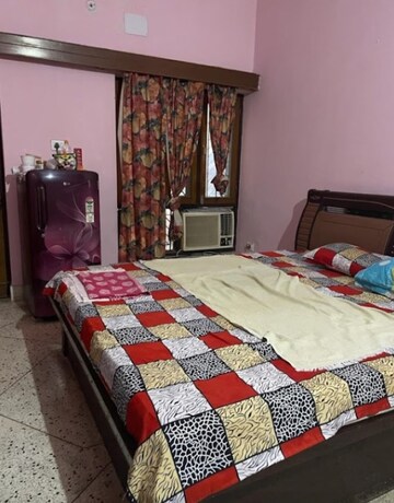 Room in 1 BHK Villa at Aliganj – for Rent