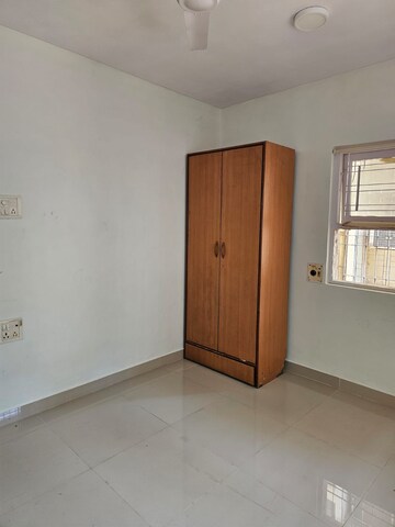  1 BHK Apartment at Takshila CHS, Andheri East – for Rent