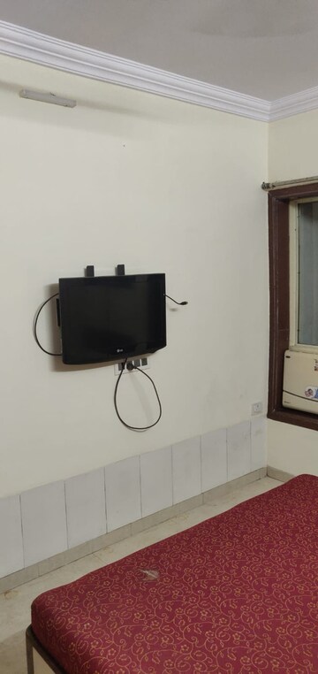 Room in 3 BHK Apartment at Sea Breeze Tower, Nerul – for Rent