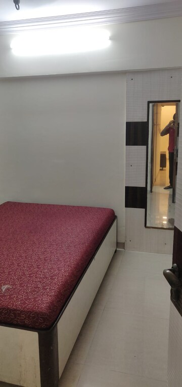 Room in 3 BHK Apartment at Sea Breeze Tower, Nerul – for Rent