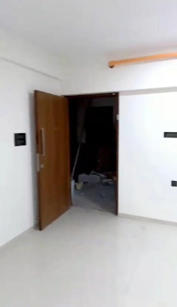 Room in 1 BHK Builder Floor at krishna kunj Kandivali, Kandivali East – for Sale