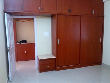 Room in 3 BHK Apartment at Western Plaza, Manikonda – for Rent