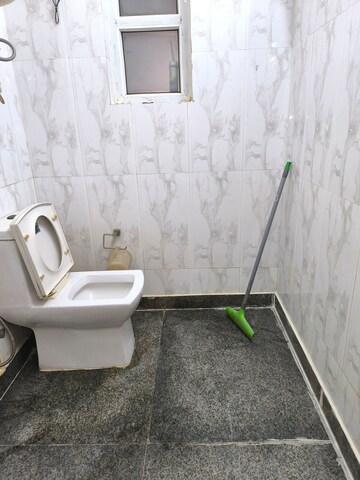 Attached Bathroom in 2 BHK Apartment at Vasant Kunj – for Rent