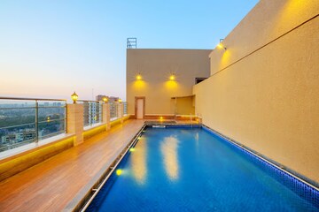 2 BHK Apartment – Exterior View View at Lalani Grandeur, Goregaon East - for Rent