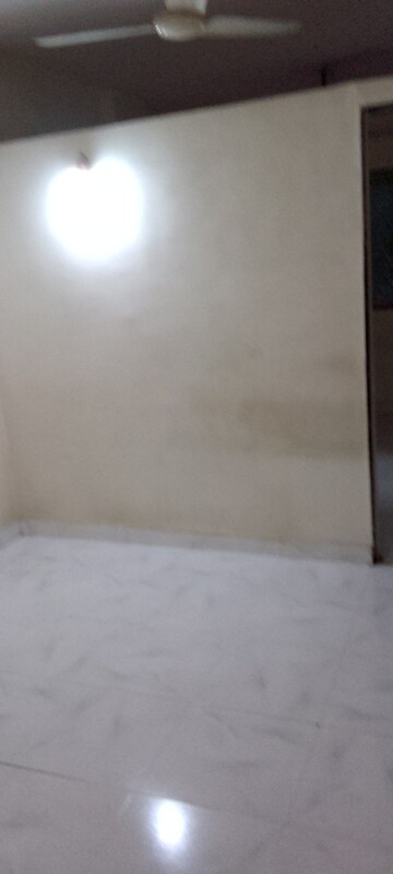 Room in 2 BHK Apartment at Kamla Airbus, Andheri East – for Rent