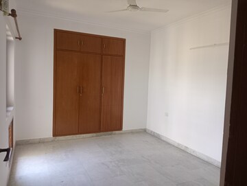 Room in 3 BHK Apartment at ATS Green Village, Sector 93a – for Sale