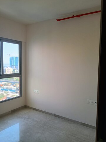 Room in 2 BHK Apartment at Piramal Vaikunth, Balkum Pada – for Rent