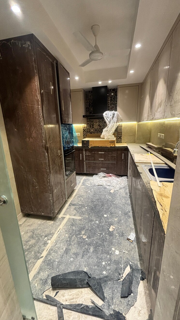 Kitchen, uday park 3 Bedroom 217 Sq.Yd. Builder Floor In Uday Park Delhi 8509984