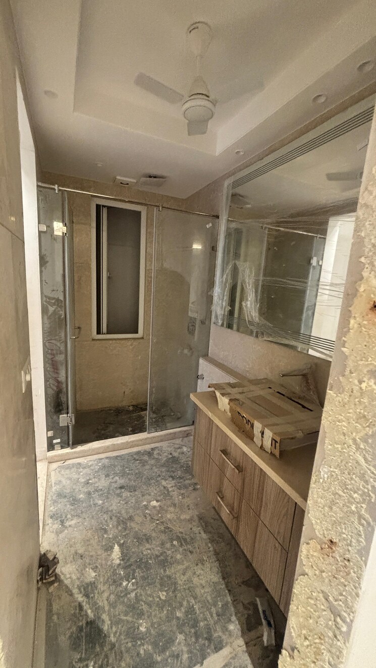 Attached Bathroom, uday park 3 Bedroom 217 Sq.Yd. Builder Floor In Uday Park Delhi 8509984