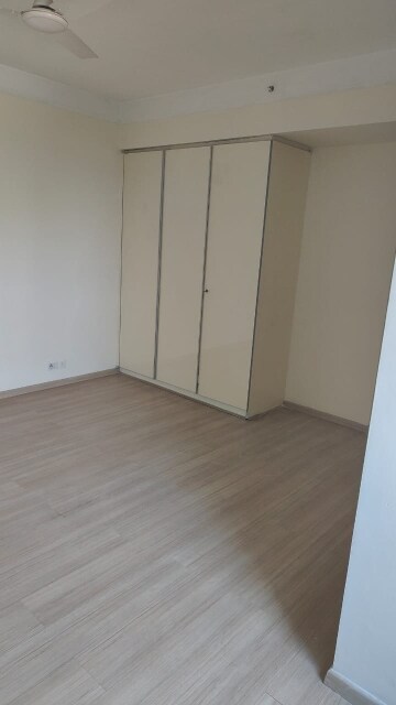 3 BHK Apartment For Rent in Emaar Emerald Estate, Sector 65