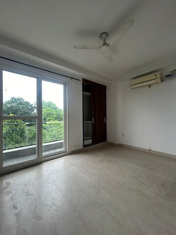 Room in 3 BHK Builder Floor at Saket Court Residential Complex, Pushp Vihar – for Rent
