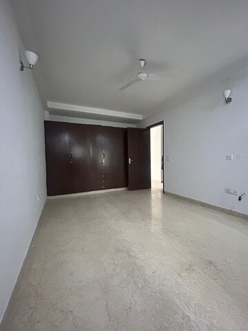 Room in 3 BHK Builder Floor at Saket Court Residential Complex, Pushp Vihar – for Rent