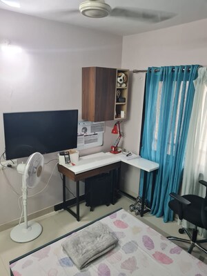 Room in 2 BHK Apartment at Utopia Garden Grove Mall, Borivali West – for Sale