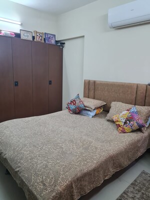 Room in 2 BHK Apartment at Utopia Garden Grove Mall, Borivali West – for Sale