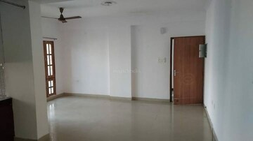 Room in 2 BHK Apartment at Eldeco Luxa, Sitapur Road – for Rent