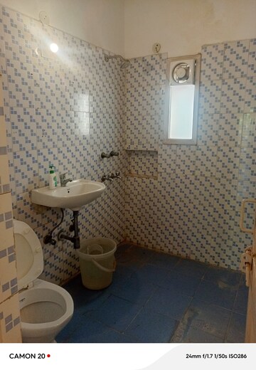 Attached Bathroom in 2 BHK Apartment at Vasant Kunj – for Rent