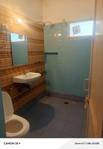 Attached Bathroom in 2 BHK Apartment at Vasant Kunj – for Rent