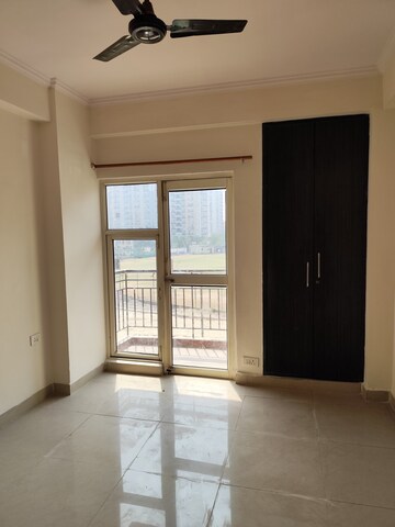 Room in 2 BHK Apartment at Aims Golf City, Sector 75 – for Rent
