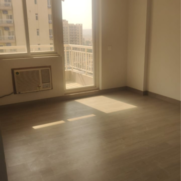 Room in 3 BHK Apartment at Silverglades The Melia, Sohna Sector 33 – for Rent