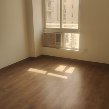 Room in 3 BHK Apartment at Silverglades The Melia, Sohna Sector 33 – for Rent