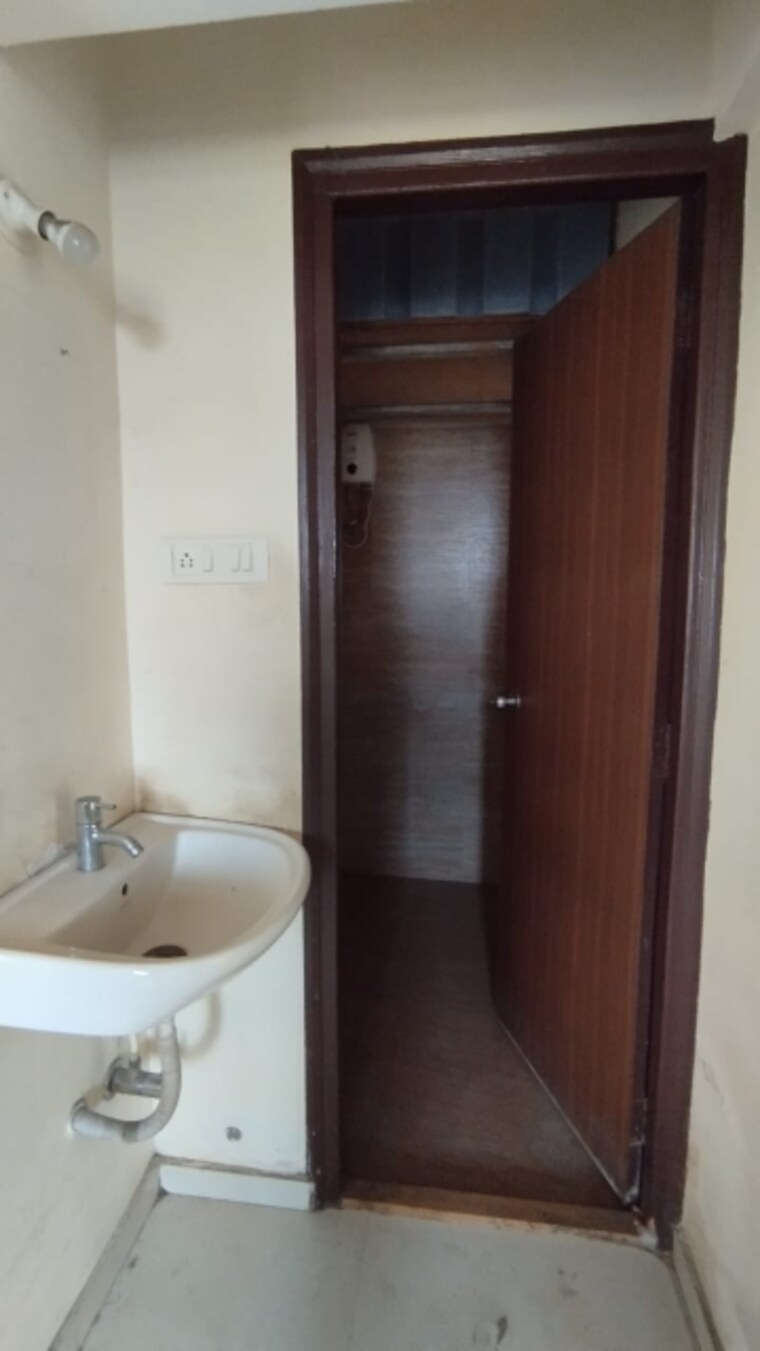 Bathroom, raunak-city-sector-4 2 Bedroom 670 Sq.Ft. Apartment In Kalyan West Thane 8510062