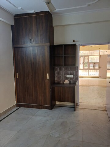 Room in 3 BHK Builder Floor at SS Mayfield Gardens, Sector 51 – for Rent
