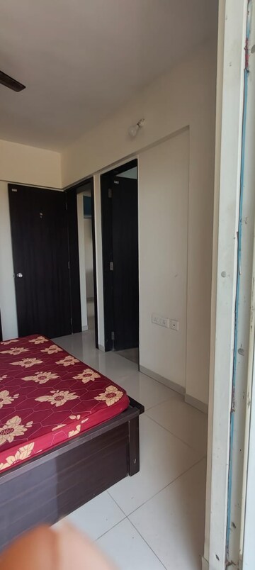 Room in 2 BHK Apartment at Unique Lifestyle, Wagholi – for Rent