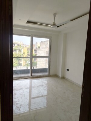 Room in 3 BHK Builder Floor at Saket – for Sale