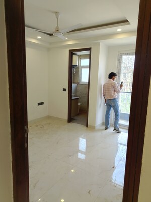 Room in 3 BHK Builder Floor at Saket – for Sale