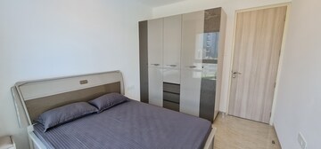 Room in 2 BHK Apartment at Aurum Q Residences, Ghansoli – for Rent