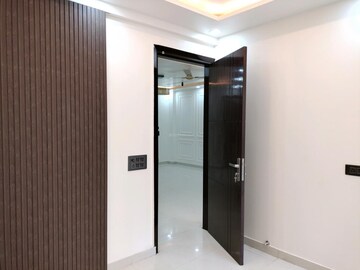 Furnished Amenities in 3 BHK Builder Floor at Sector 8, Dwarka – for Sale