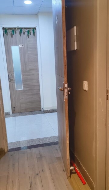 Room in Studio Apartment at Kaveri City Center, Delta I Greater Noida – for Sale