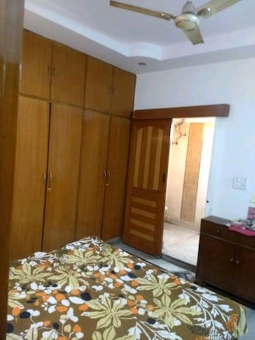 Room in 2.5 BHK Independent House at Lajpat Nagar 4 – for Rent