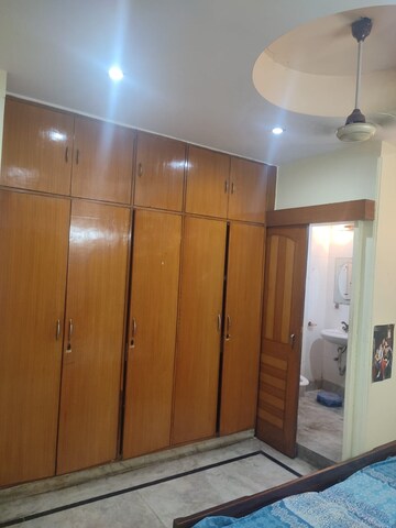 Furnished Amenities in 2.5 BHK Independent House at Lajpat Nagar 4 – for Rent