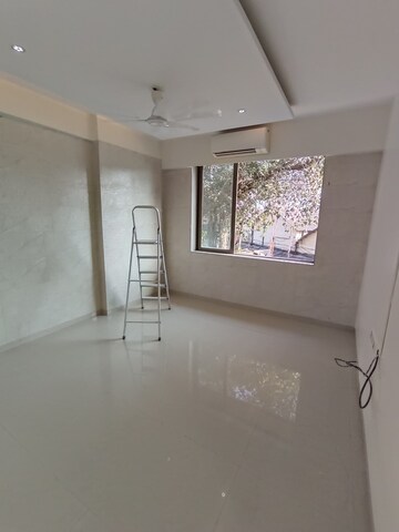 Room in 1 BHK Apartment at Anjali Apartments Colaba, Colaba – for Rent