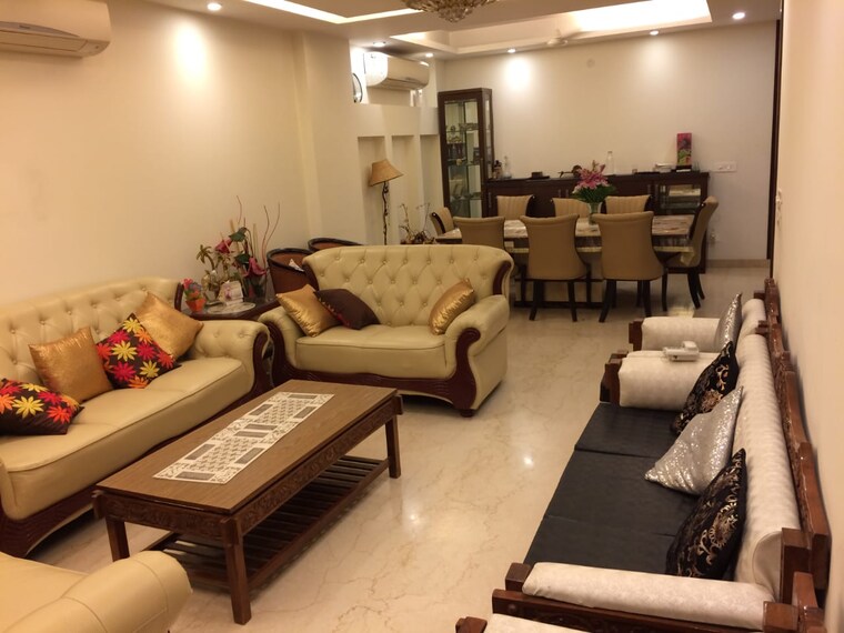 Living Room, hauz khas 4 Bedroom 300 Sq.Yd. Builder Floor In Hauz Khas Delhi 8510355
