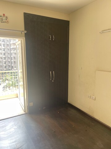 Room in 2.5 BHK Apartment at Ajnara Homes, Sector 16b Greater Noida – for Sale