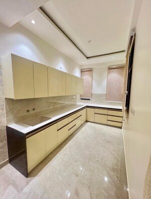 Kitchen in 4 BHK Builder Floor at DLF Garden Villas, Sector 43 – for Sale