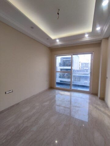 Room in 4 BHK Builder Floor at Saket – for Rent