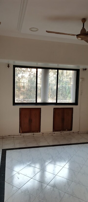 Bedroom in 3 BHK Apartment at Ghatkopar West – for Rent