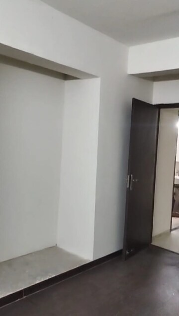Room in 2 BHK Apartment at BPTP Discovery Park, Sector 80 – for Sale